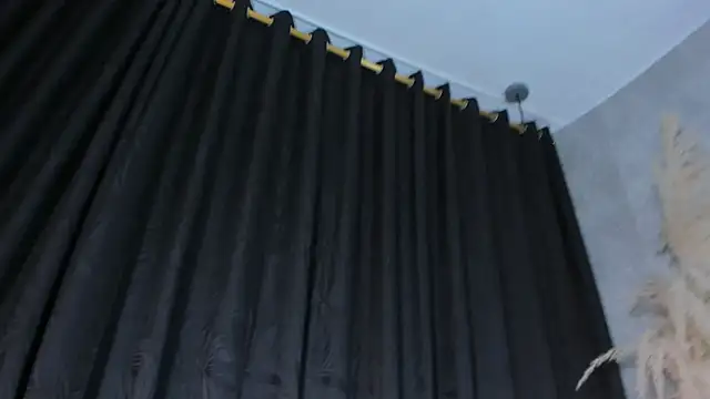 Chat +18 de madisonyeduar_ ao vivo