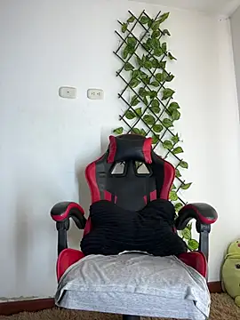 NelModel1 Live XXX-chat
