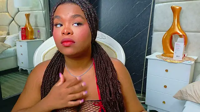 Онлайн чат XXX EbonyHenner