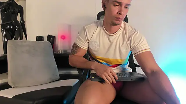 CRISTHIAN_WOLF1 Live XXX-chat
