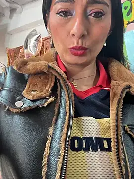 IsabellaMariet XXX чат на живо