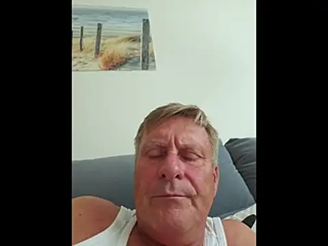 Онлайн чат XXX johnnym1