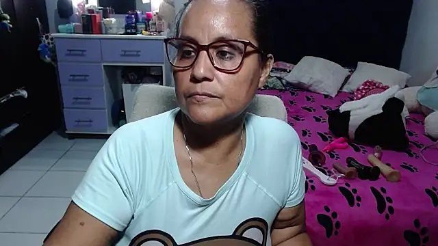 pervert_mommy_ élő XXX-chatje