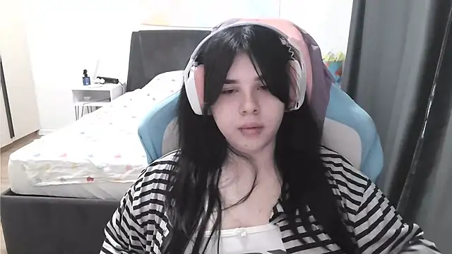 LunarMia's Live XXX Chat