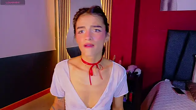 Charlott__18: απευθείας συνομιλία ΧΧΧ