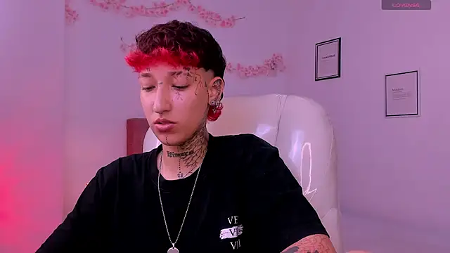 Chat +18 de Luci_Rose ao vivo