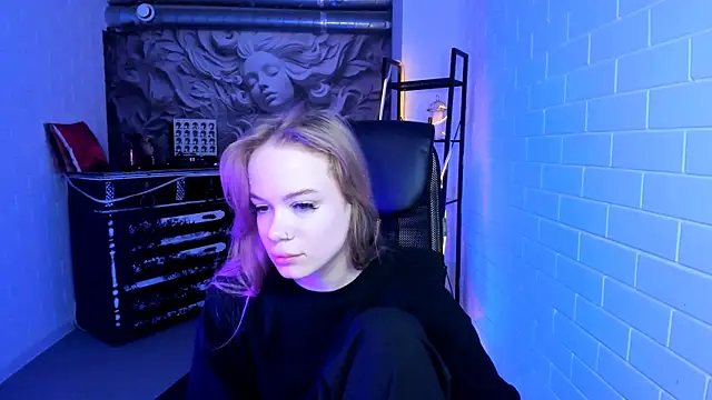 دردشة AmyNox الجنسية المباشرة