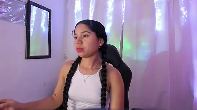 Milly-Wayn Live XXX chat