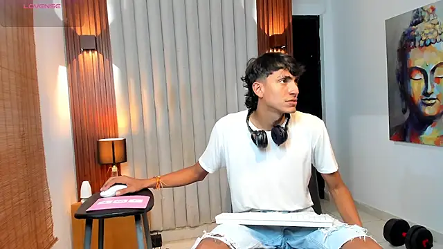 myke_tucker Show Webcam