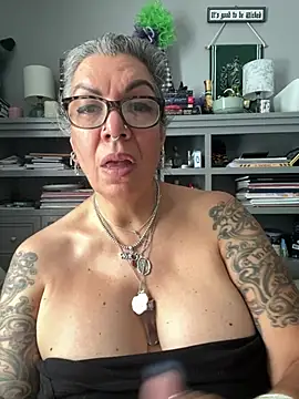 dieseldame1313 Chat XXX in diretta