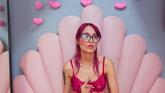 luci_miller Adlı Modelin Canlı XXX Sohbeti