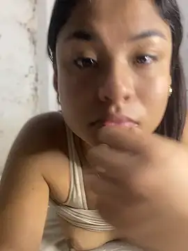 XXX chat uživo modela Romie_rous