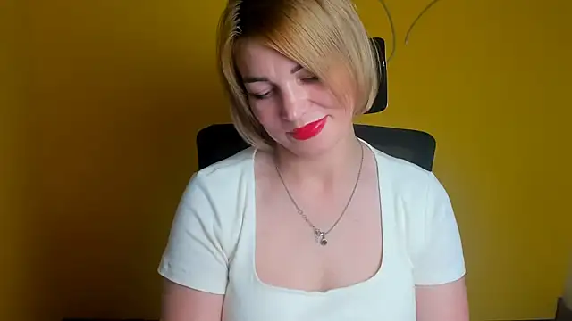 CuttieEmma – Live XXX-chat