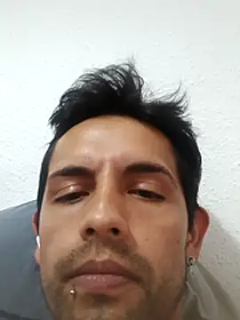 צ'אט XXX בשידור חי של Precum_man