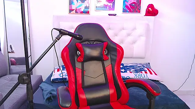 Chat +18 de Ninou_14 ao vivo