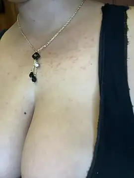 Chatroom XXX en direct de SURBHI__9