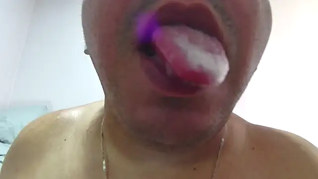 ChubbyLatin_ – Live XXX-chat