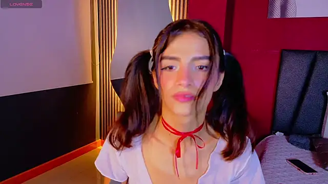 Charlott__18 – Live XXX-chat