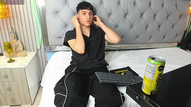 Chatroom XXX en direct de SamBlack_