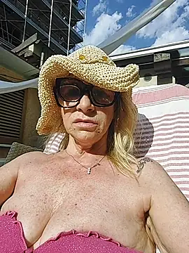 susylux Chat XXX live