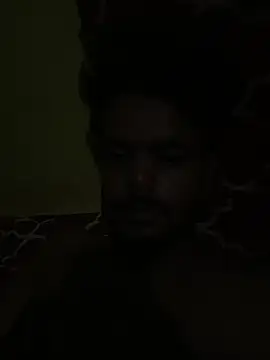 Risky_men Adlı Modelin Canlı XXX Sohbeti