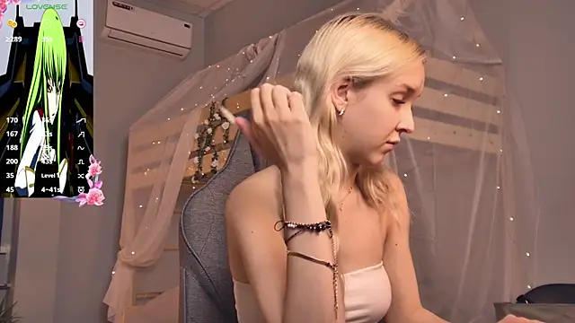 MaoqiBeverly Chat XXX in diretta
