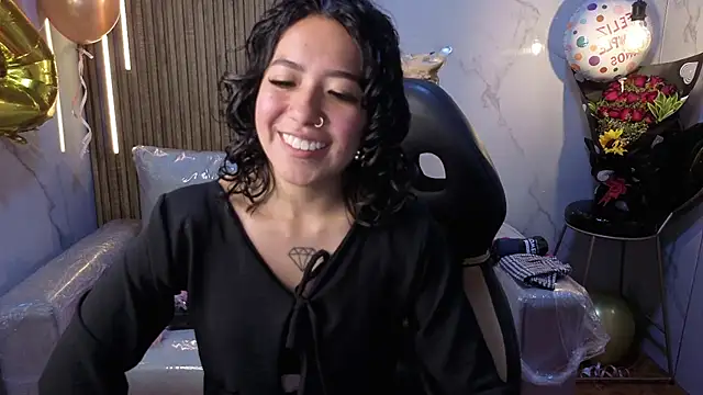 Lynn_turner Pertunjukan Webcam