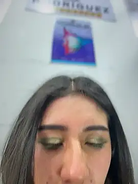 צ'אט XXX בשידור חי של CAROLINE__07