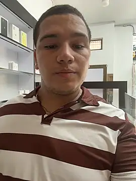 Patricio_02 Adlı Modelin Canlı XXX Sohbeti