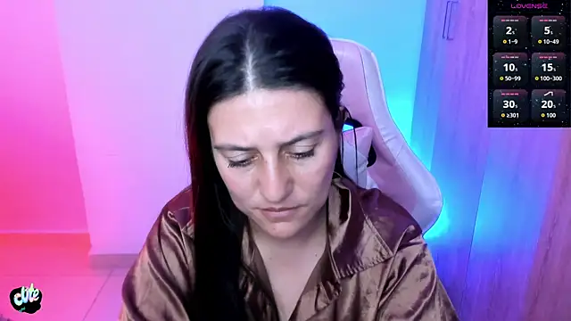 Živý XXX chat Saskyaa