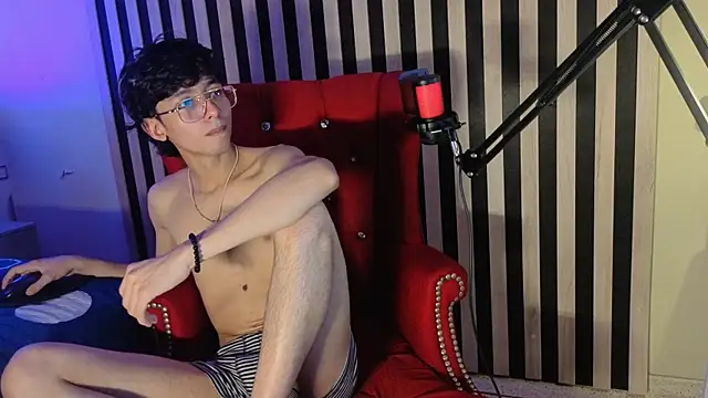 Twink_Sebas7: онлайн-секс-чат