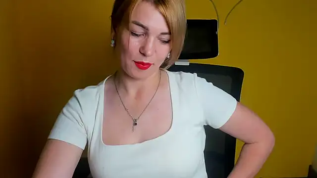 CuttieEmma 라이브 XXX 채팅