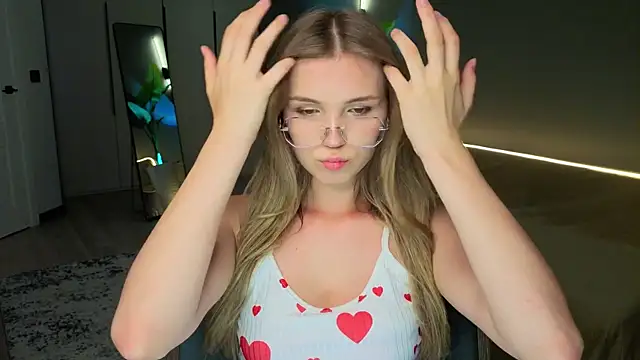 linakorvin Adlı Modelin Canlı XXX Sohbeti