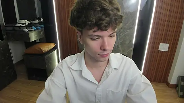 calvin_love_you Show Webcam