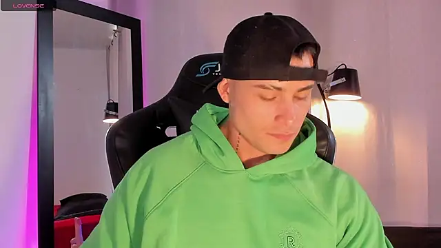 connorsmiith live XXX chat