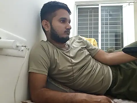 young-hairy-jon Show in webcam
