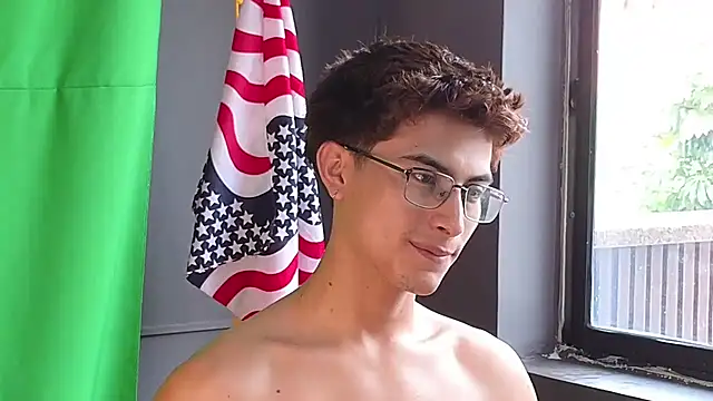 Aaron_Eze Adlı Modelin Canlı XXX Sohbeti