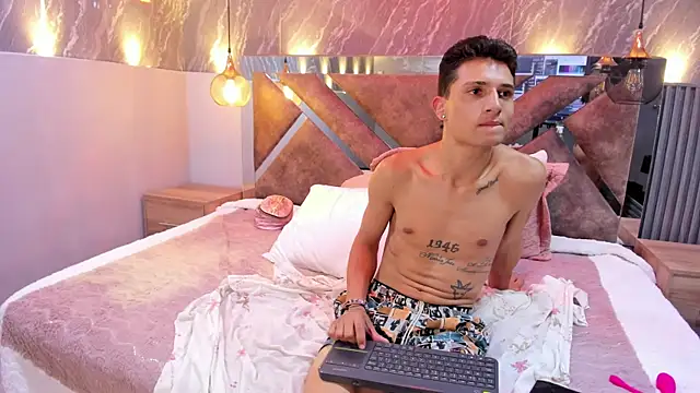 ChloeeAndMax Live XXX Chat