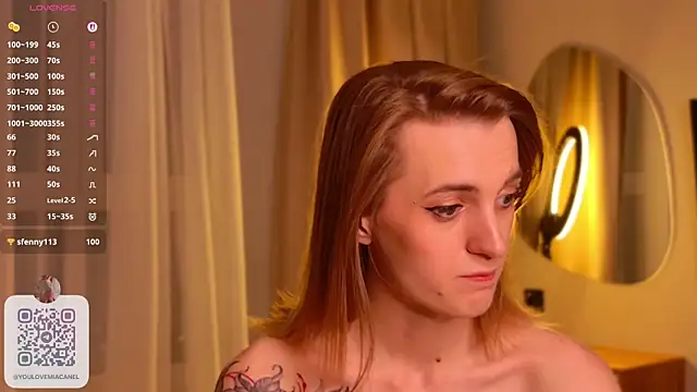 XXX chat uživo modela MiaKomoi
