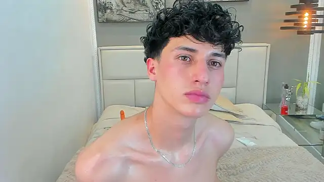 Chatroom XXX en direct de thom_ames