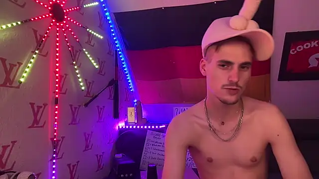 Cookieboy88 Adlı Modelin Canlı XXX Sohbeti
