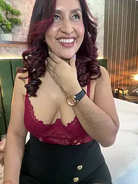 MonicaMoret live XXX chat