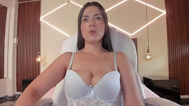 BellaClaiir's Live XXX Chat