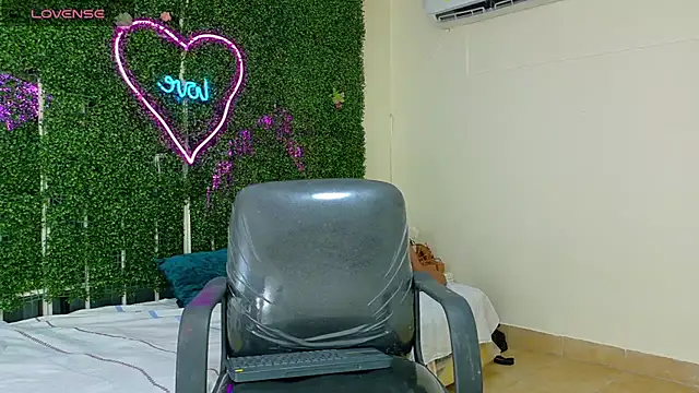 Chat XXX Live emy_0