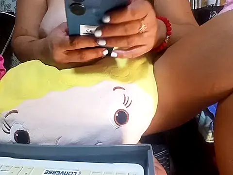 Chat XXX ao vivo de Chloe_HotandSpicy22