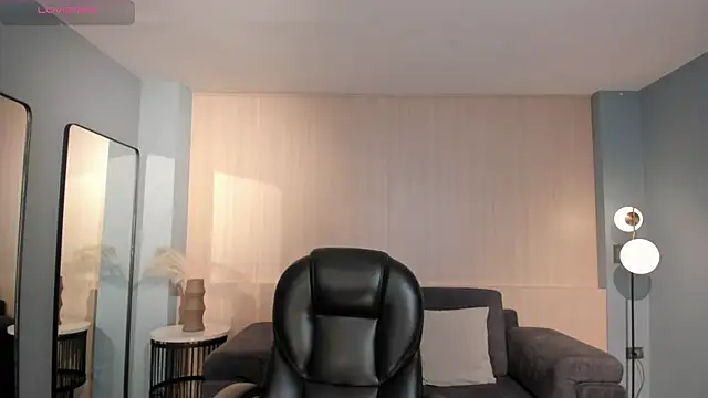 NatalieLewis' Live XXX Chat