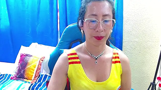 Gia_leinn Chat XXX live