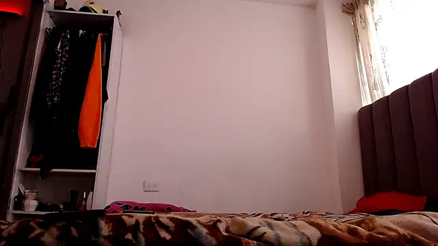 saara_johnson496 Adlı Modelin Canlı XXX Sohbeti