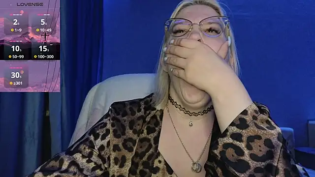HotBrandyX élő XXX-chatje