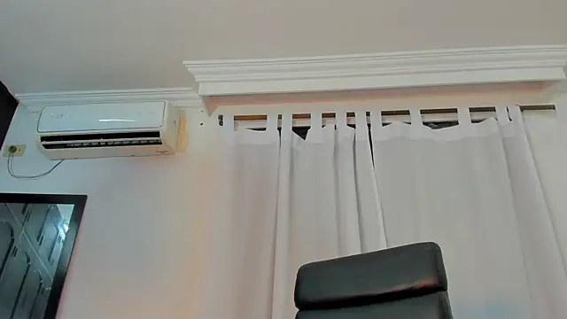 Chat +18 de _foxy_00 ao vivo